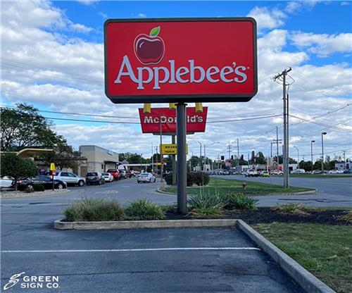 Applebee&#39;s (Anderson, IN): Custom Restaurant Pylon Sign