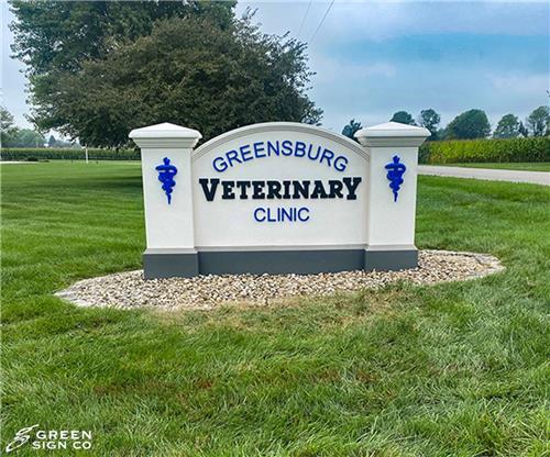 Greensburg Veterinary Clinic: Custom Stucco Style Monument Sign for Veterinary Clinic