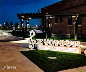 Seymour Streetscapes: Custom Selfie Sign